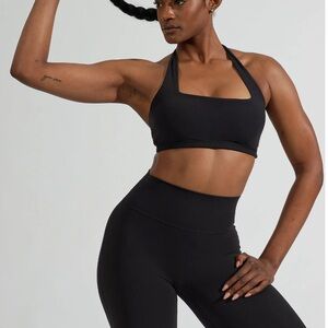 🆕 NWT BuffBunny Black Revolution Halter Sports Bra